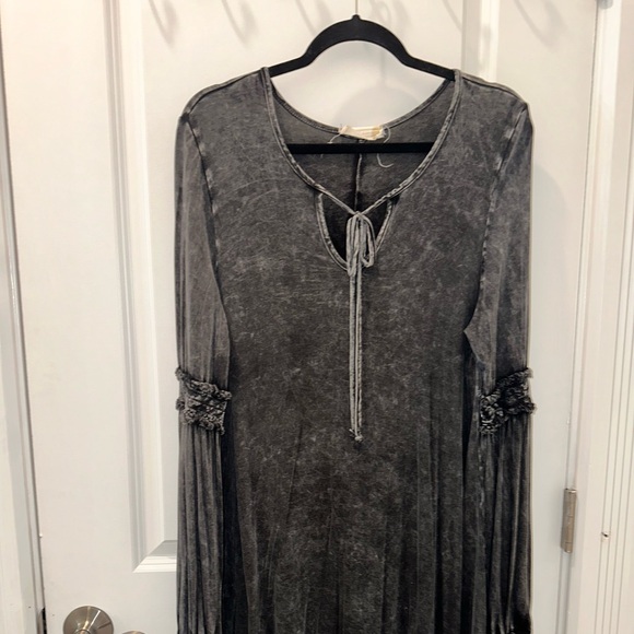Altar'd State Dresses & Skirts - Altar'd State Charcoal Long Sleeve Dress